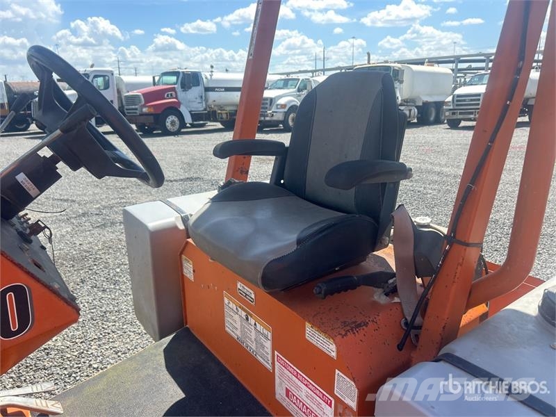 Broce BW-260 Self-Propelled Broom 掃倉機