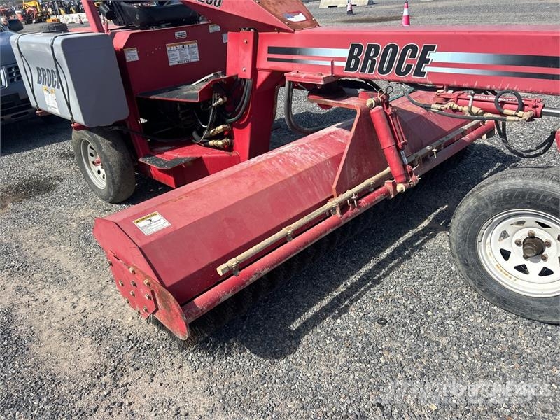 Broce BW-260 Self-Propelled Broom كناسات