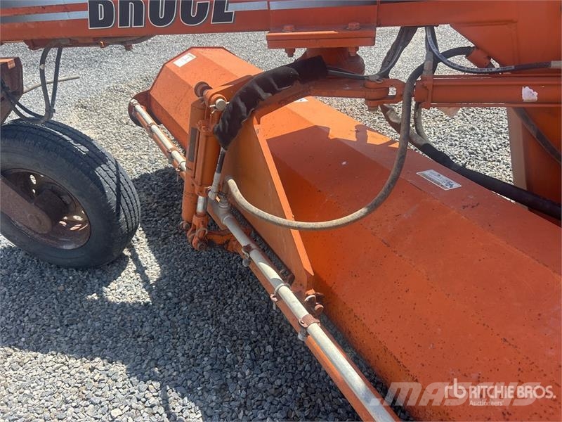 Broce BW-260 Self-Propelled Broom 掃倉機