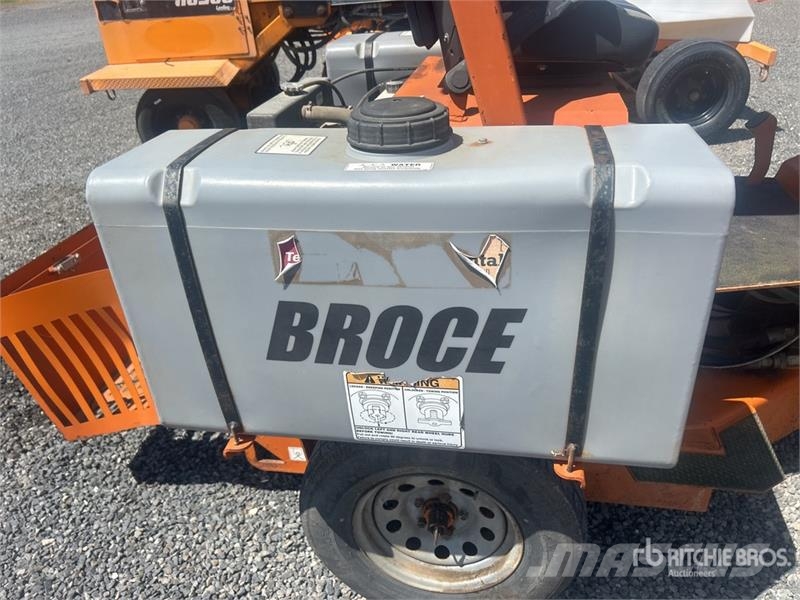 Broce BW-260 Self-Propelled Broom 掃倉機