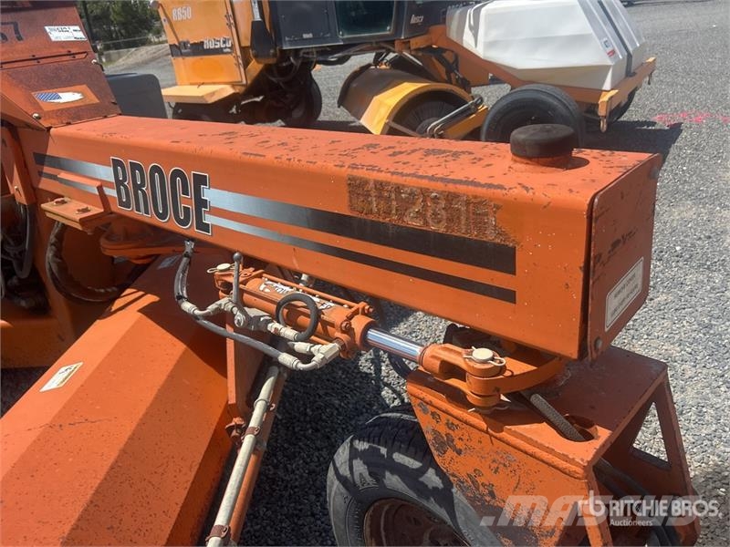 Broce BW-260 Self-Propelled Broom 掃倉機