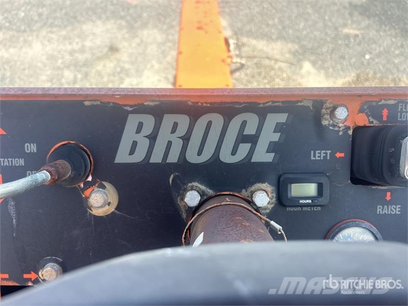 Broce BW-260 Self-Propelled Broom 掃倉機