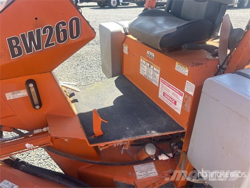 Broce BW-260 Self-Propelled Broom 掃倉機