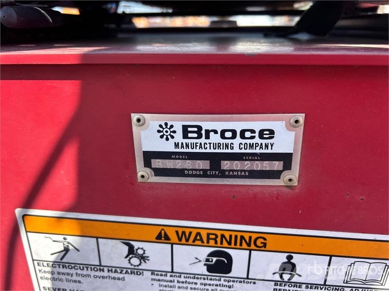 Broce BW-260 Self-Propelled Broom كناسات