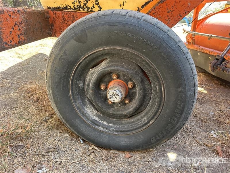 Broce RJ350 路面清掃機