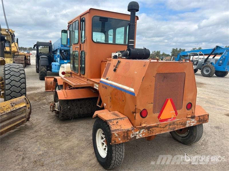 Broce RJ350 路面清掃機