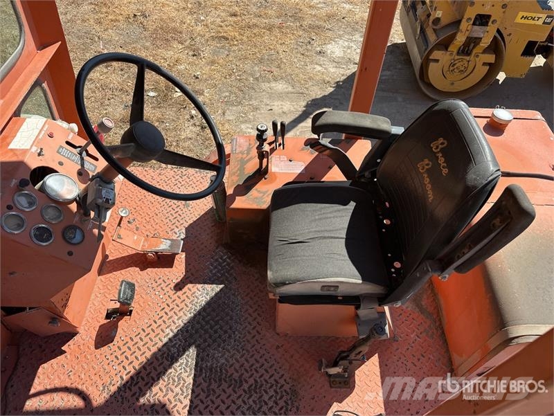 Broce RJ350 路面清掃機