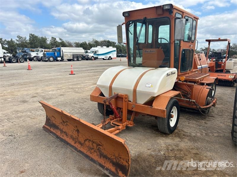 Broce RJ350 路面清掃機