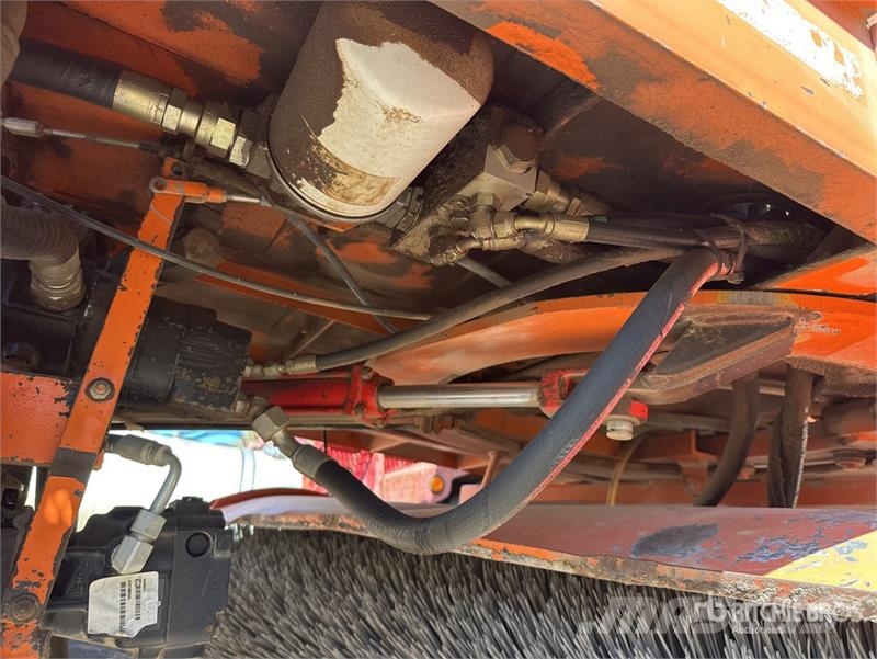Broce RJ350 路面清掃機