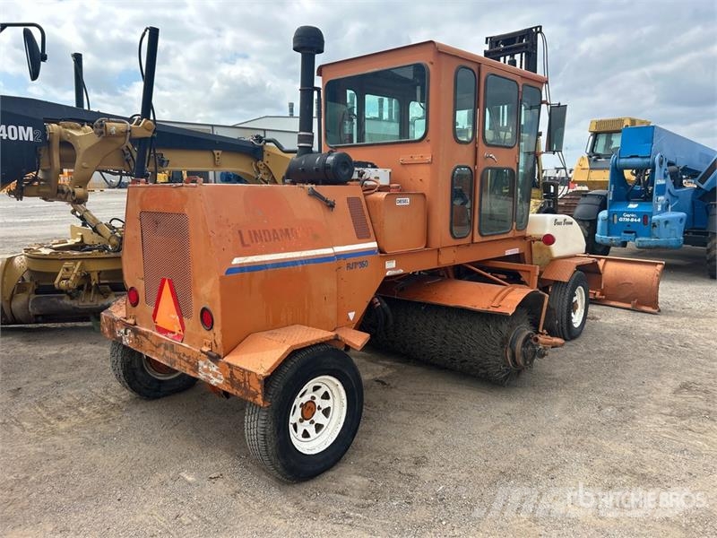 Broce RJ350 路面清掃機