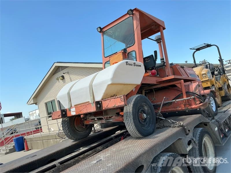Broce RJ350 路面清掃機
