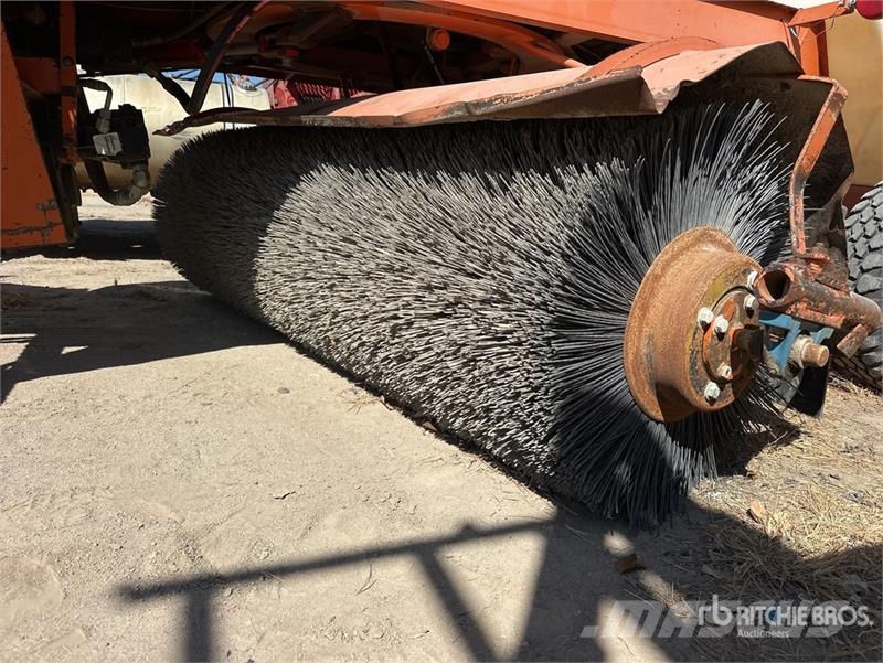 Broce RJ350 路面清掃機