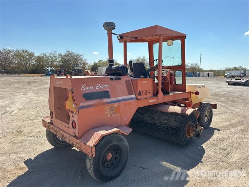 Broce RJ350 路面清掃機
