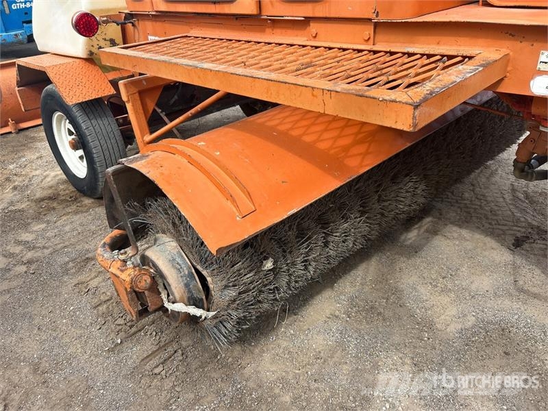 Broce RJ350 路面清掃機
