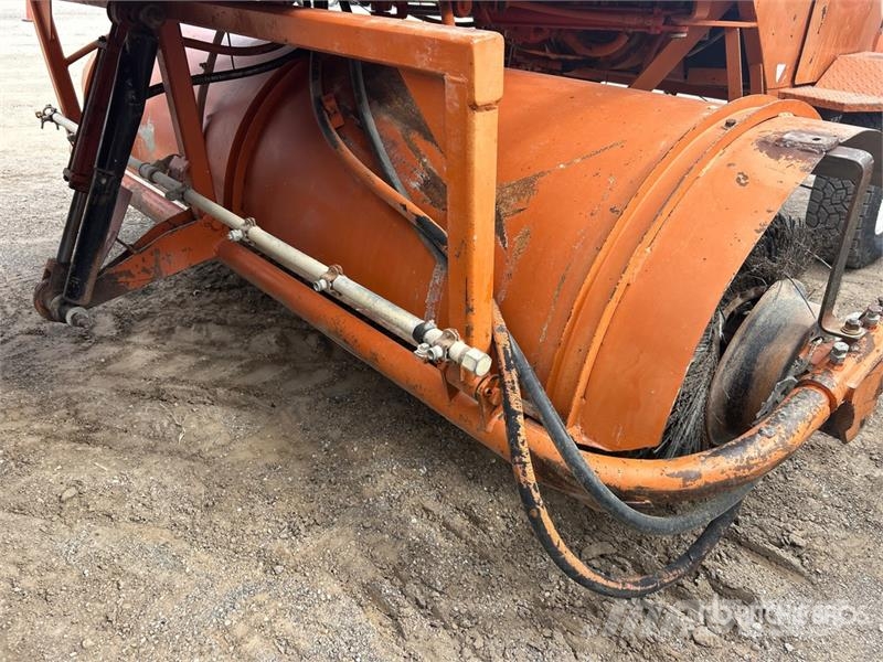 Broce RJ350 路面清掃機