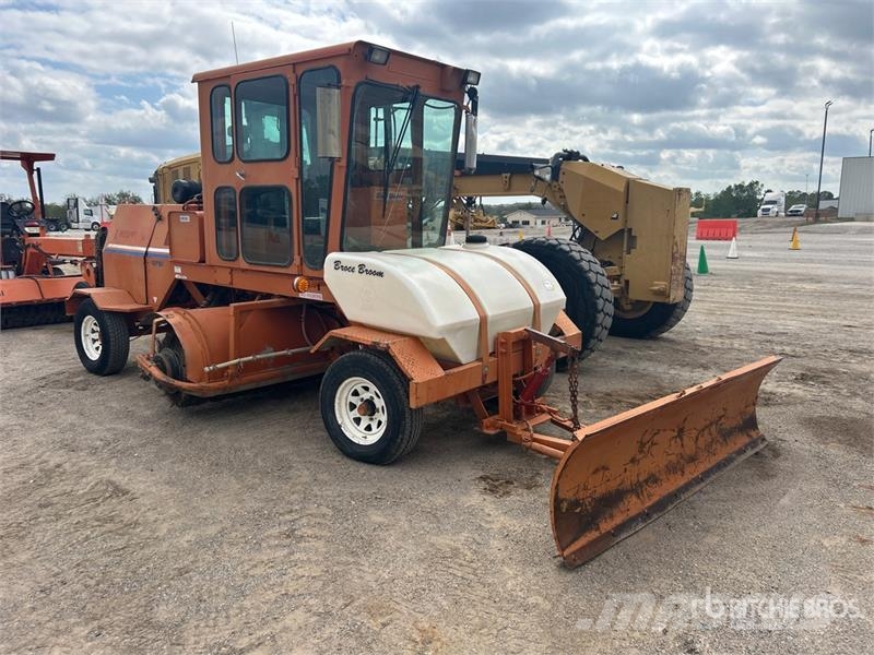 Broce RJ350 路面清掃機
