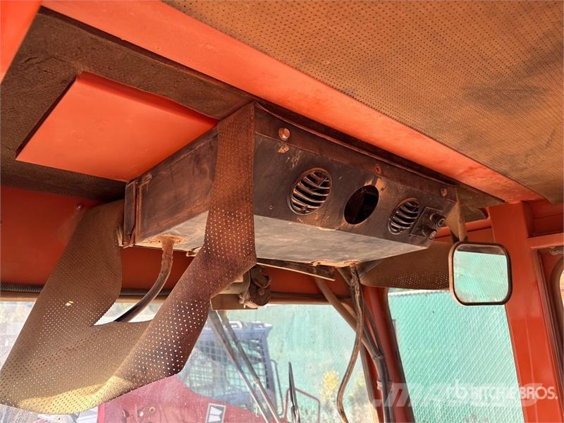 Broce RJT-350 Self-Propelled Broom Strojevi za metenje