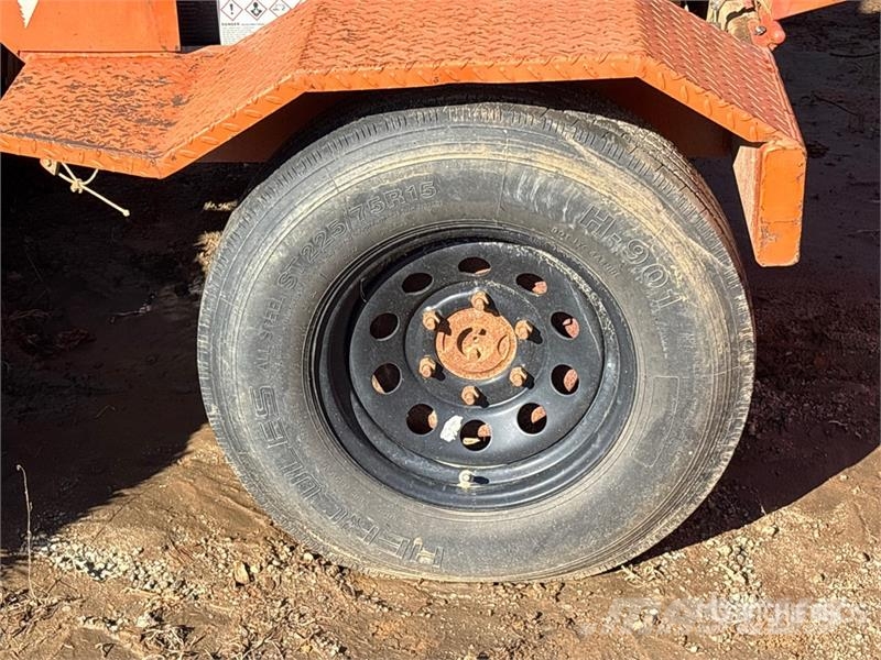 Broce RJT-350 Self-Propelled Broom Strojevi za metenje