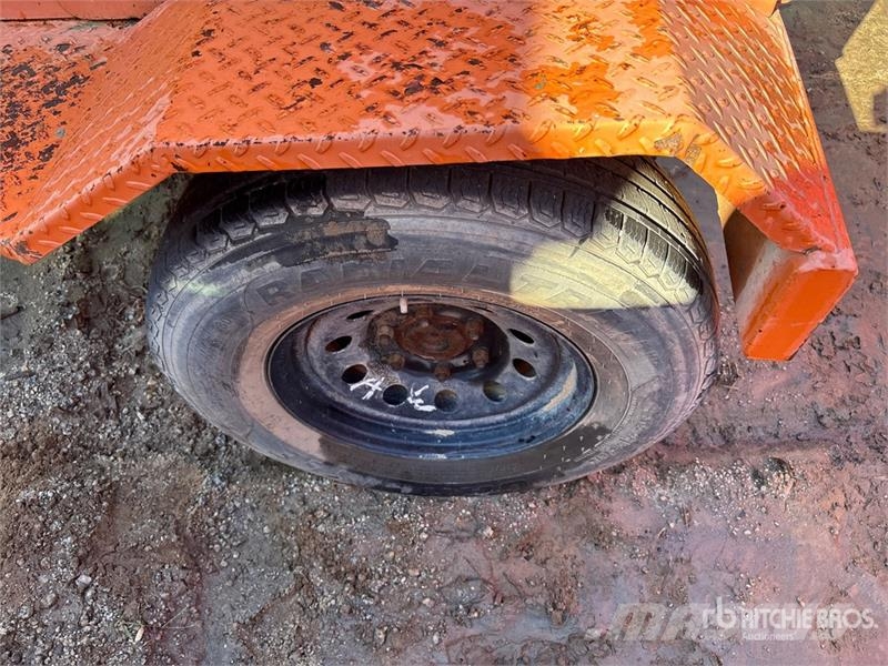 Broce RJT-350 Self-Propelled Broom Strojevi za metenje