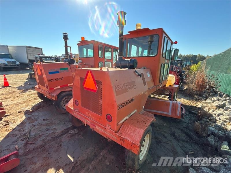 Broce RJT-350 Self-Propelled Broom Strojevi za metenje