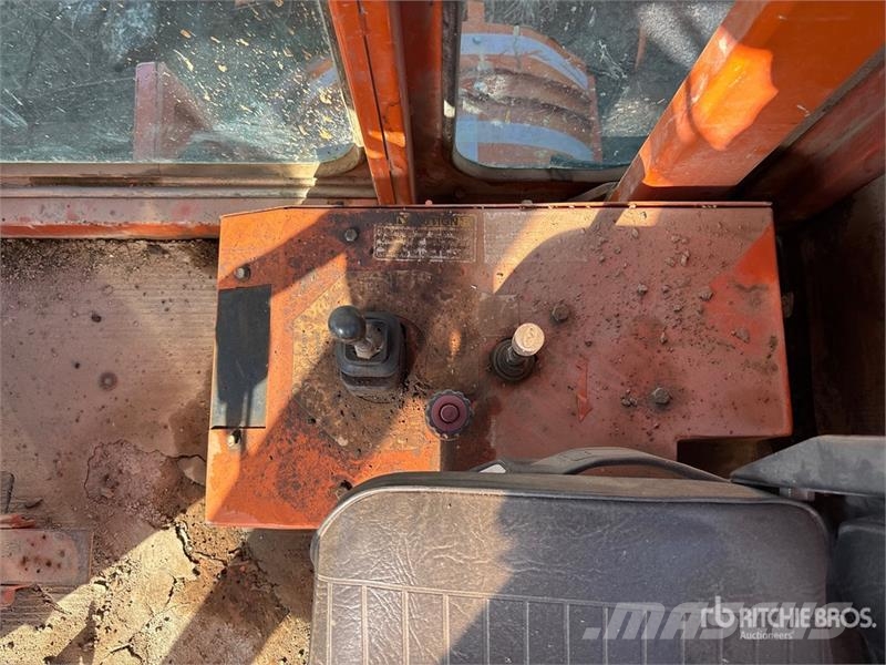 Broce RJT-350 Self-Propelled Broom Strojevi za metenje