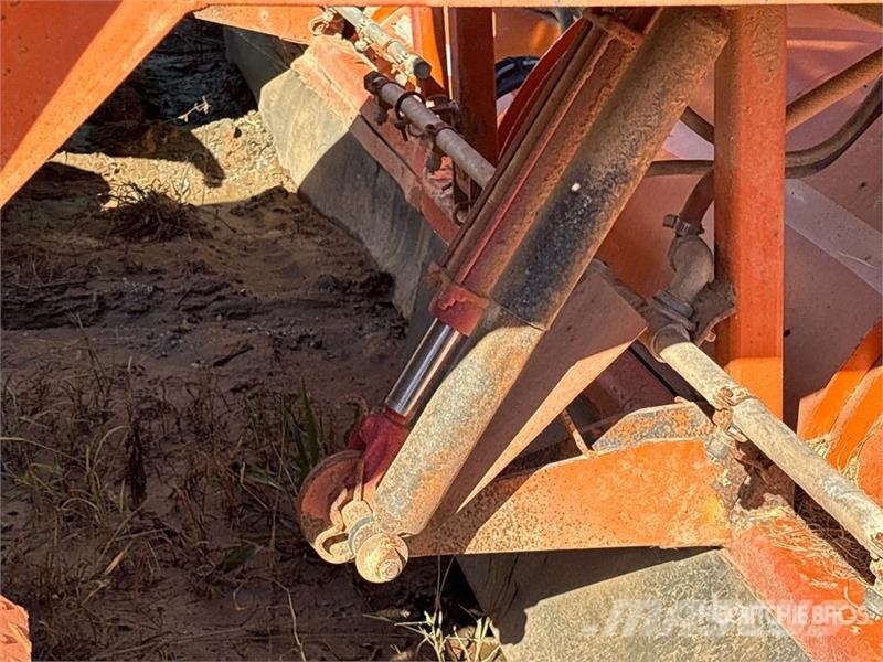 Broce RJT-350 Self-Propelled Broom Strojevi za metenje
