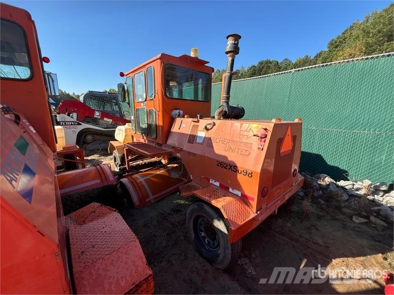 Broce RJT-350 Self-Propelled Broom Strojevi za metenje