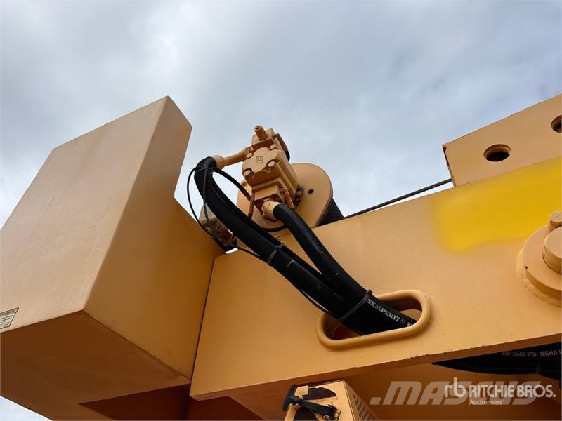 Broderson RT-300-2G 15 ton 4x4 Rough Terrain Crane Avtodvigala