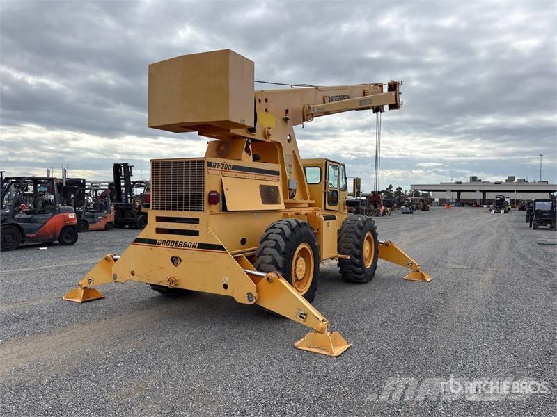 Broderson RT-300-2G 15 ton 4x4 Rough Terrain Crane Avtodvigala