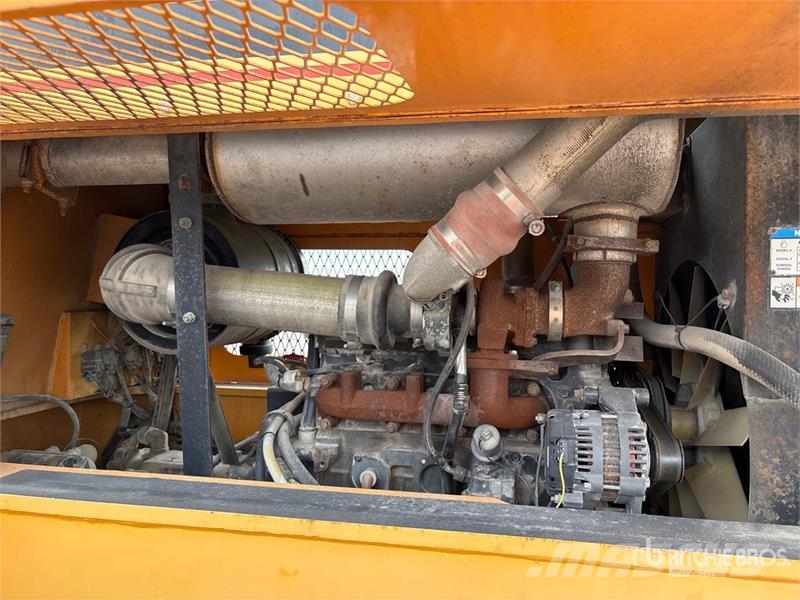 Broderson RT-300-2G 15 ton 4x4 Rough Terrain Crane Avtodvigala