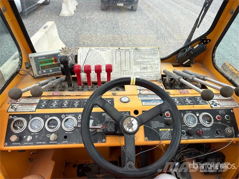 Broderson RT-300-2G 15 ton 4x4 Rough Terrain Crane Avtodvigala