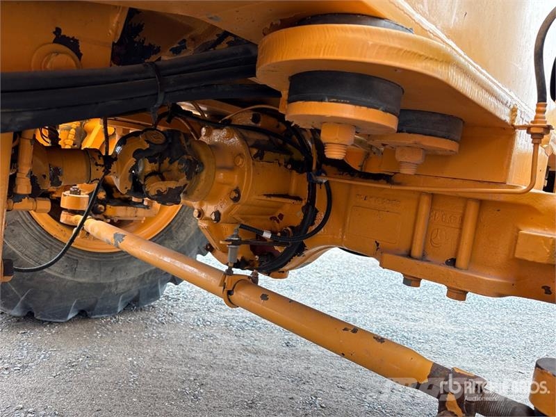Broderson RT-300-2G 15 ton 4x4 Rough Terrain Crane Avtodvigala