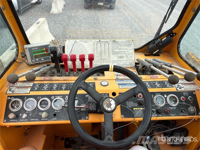 Broderson RT-300-2G 15 ton 4x4 Rough Terrain Crane Avtodvigala