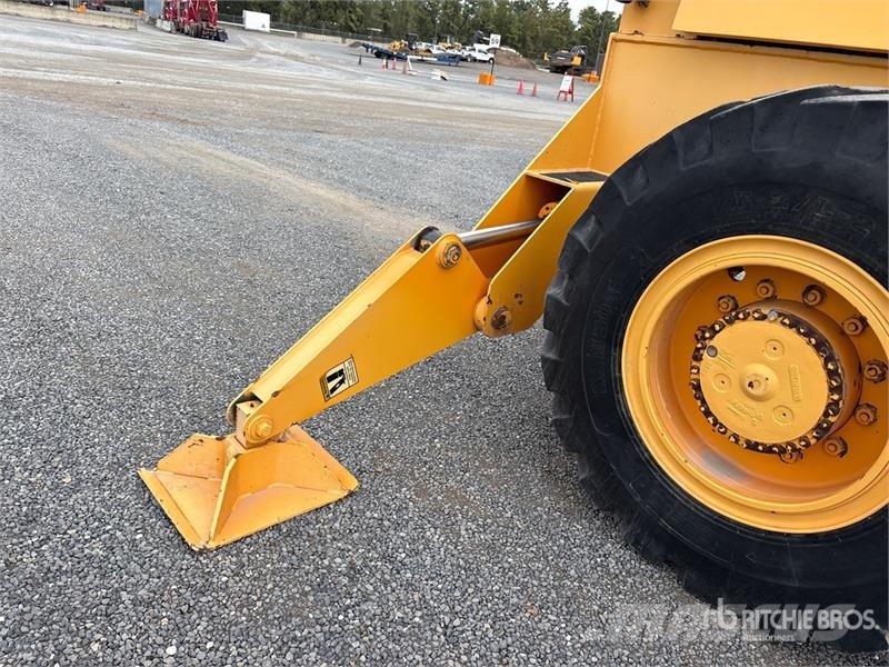 Broderson RT-300-2G 15 ton 4x4 Rough Terrain Crane Avtodvigala