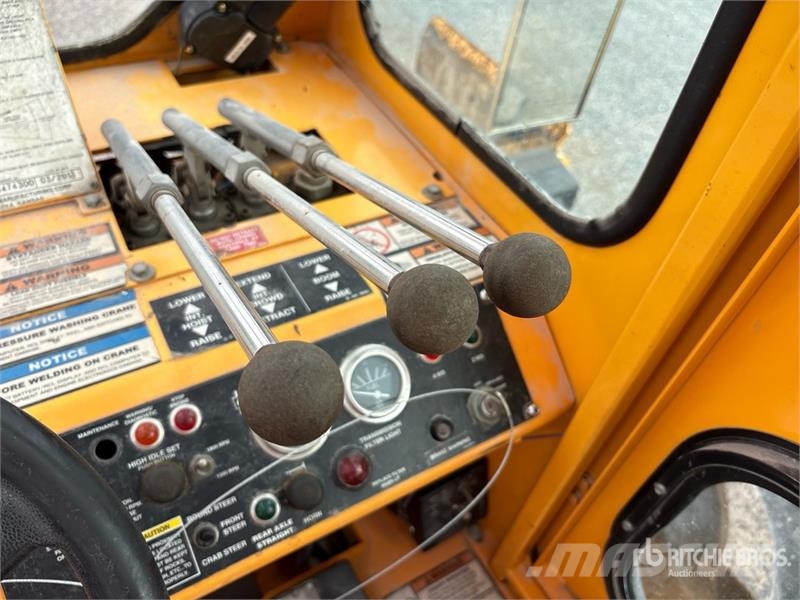 Broderson RT-300-2G 15 ton 4x4 Rough Terrain Crane Avtodvigala