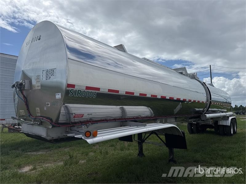 Bulk Tank International 7000 gal T/A Tanker Traile Reboques de cisternas