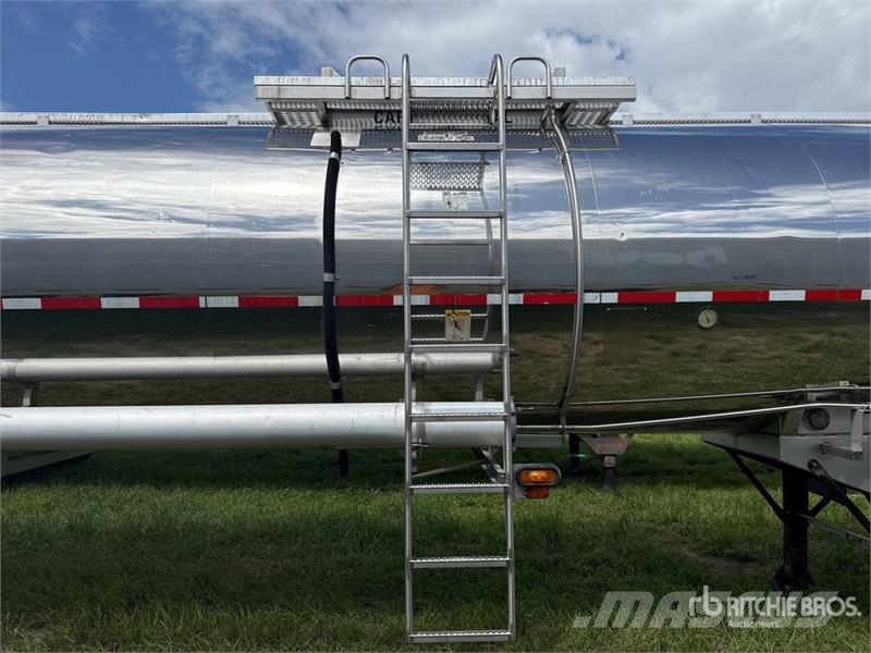 Bulk Tank International 7000 gal T/A Tanker Traile Reboques de cisternas
