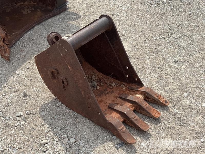 C & P & P 16 in Digging Backhoe Rear Bucket Baldes
