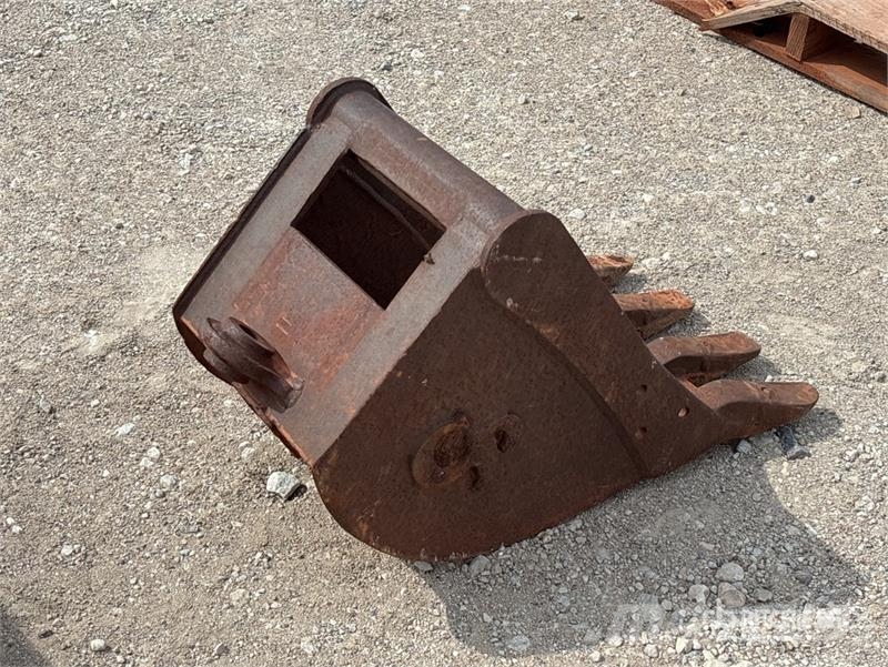 C & P & P 16 in Digging Backhoe Rear Bucket Baldes