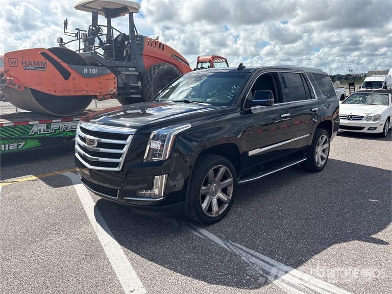 Cadillac Escalade 2WD SUV Automobily