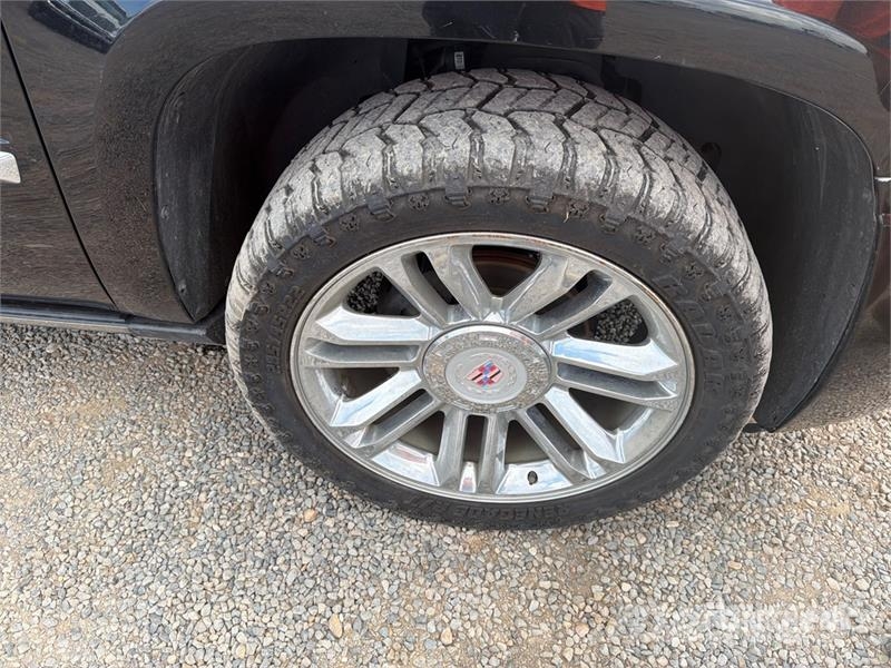 Cadillac Escalade 4x4 Hybrid SUV 汽车