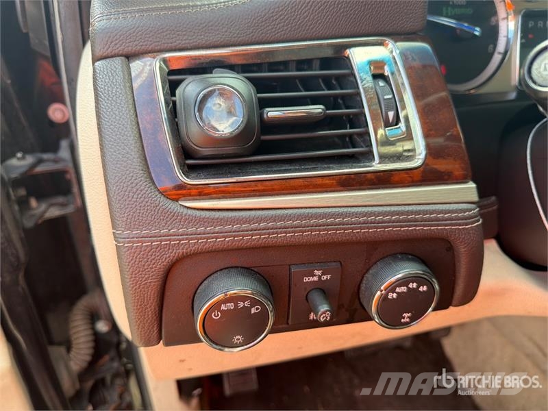 Cadillac Escalade 4x4 Hybrid SUV 汽车