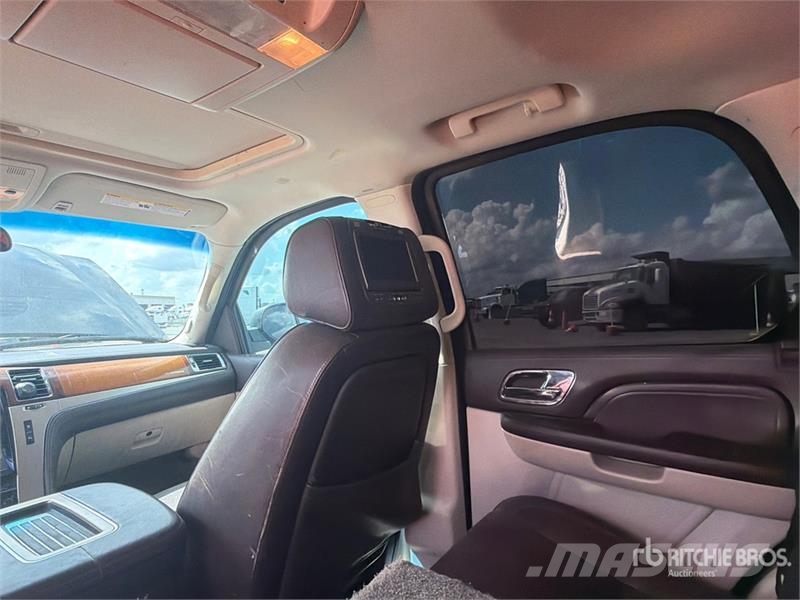 Cadillac Escalade 4x4 Hybrid SUV 汽车