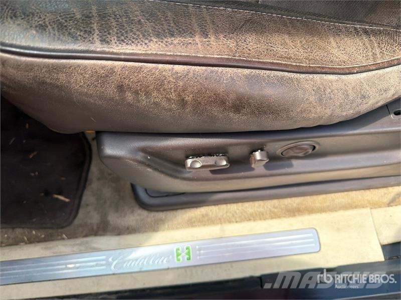 Cadillac Escalade 4x4 Hybrid SUV 汽车