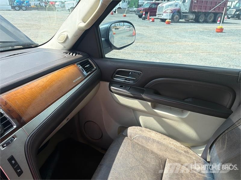 Cadillac Escalade 4x4 Hybrid SUV 汽车