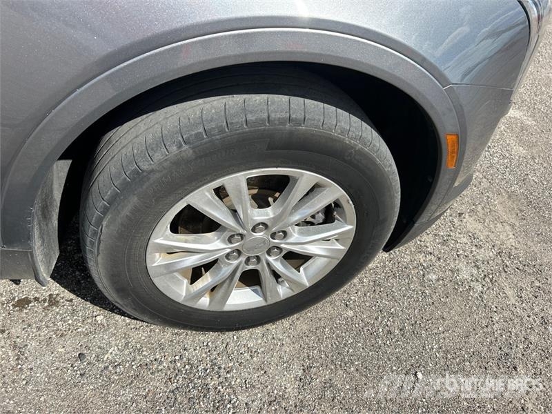 Cadillac XT5 2WD SUV Personbiler