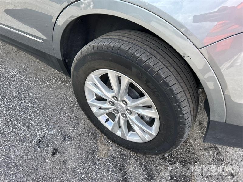 Cadillac XT5 2WD SUV Personbiler