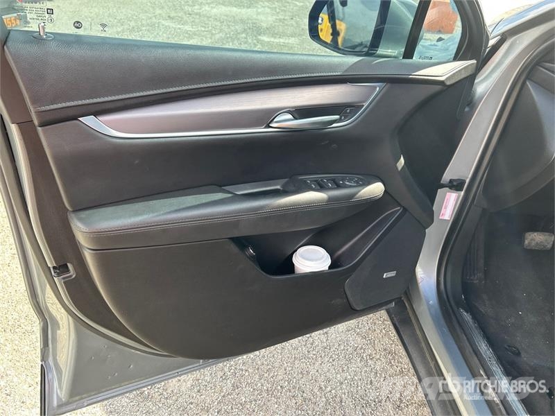Cadillac XT5 2WD SUV Personbiler