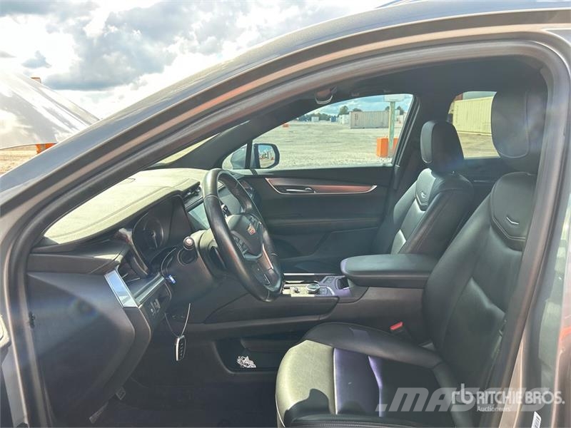 Cadillac XT5 2WD SUV Personbiler