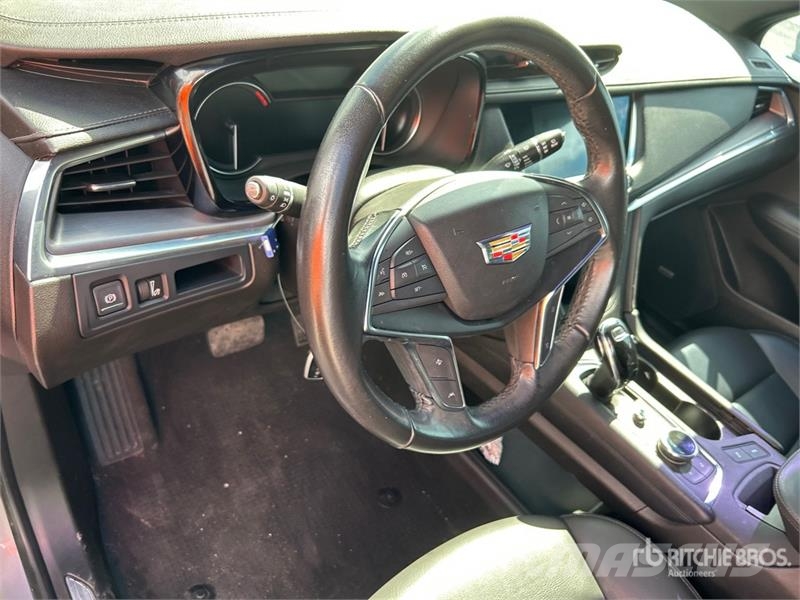 Cadillac XT5 2WD SUV Personbiler